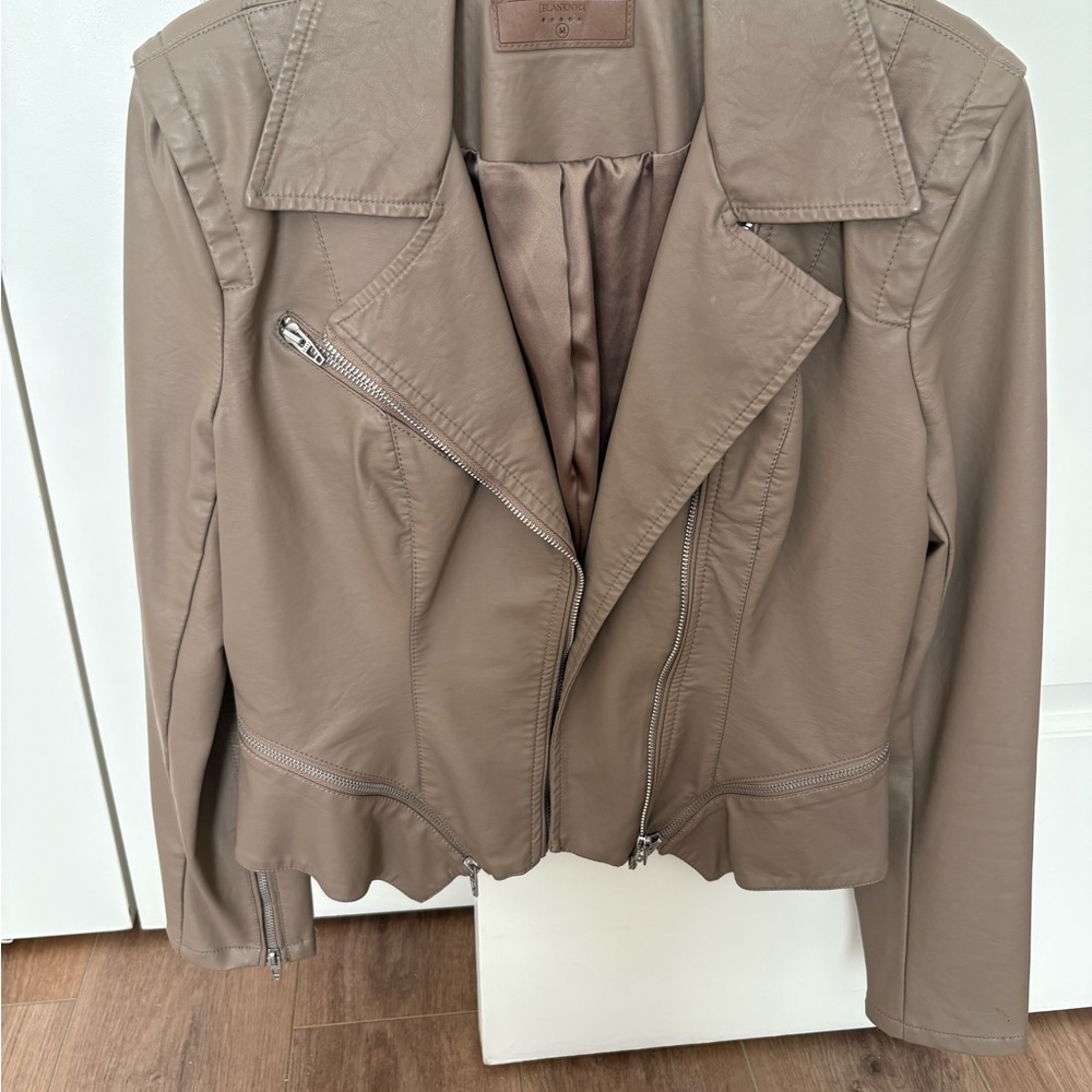 Women's Tan Jacket